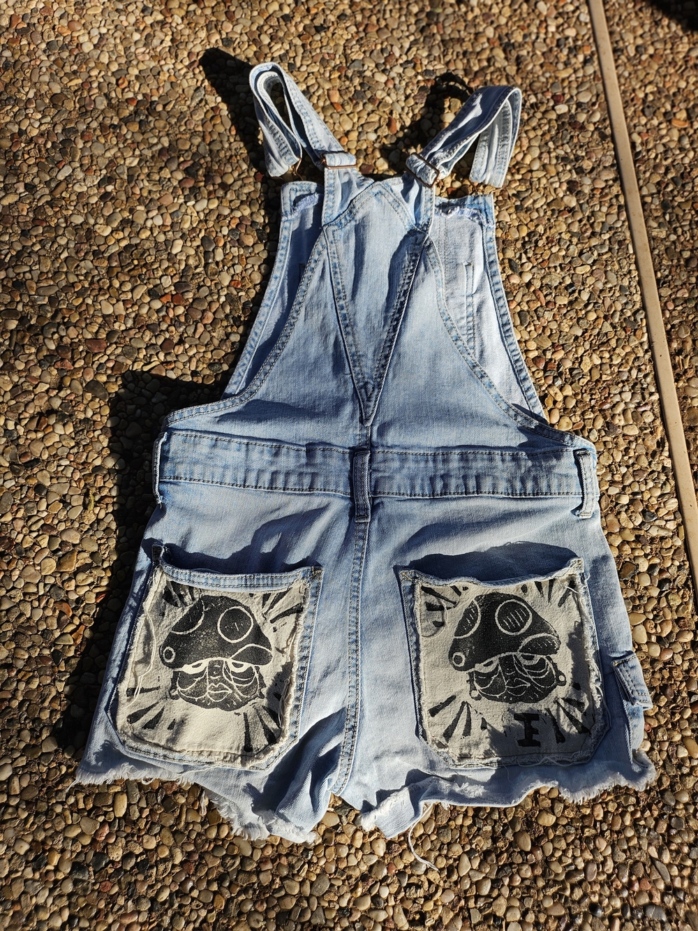 No Boundaries Light Blue Denim Short Distressed Overalls Patch Pockets S 3-5